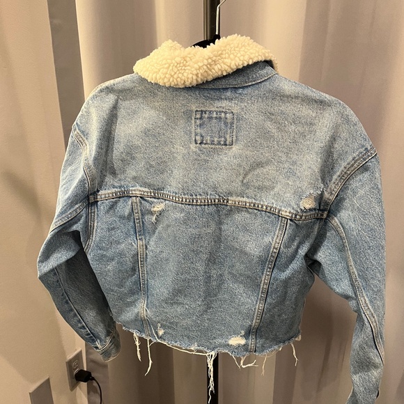 A&F oversized denim jacket with sherpa collar - Picture 2 of 2